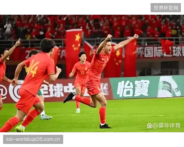 乌兹别克斯坦或主动放弃控球权，寻求高效快速的反击机会。
